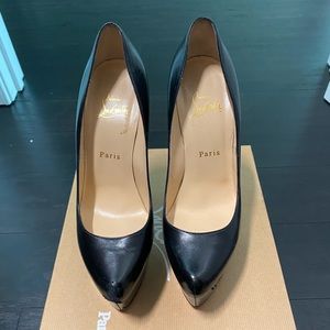 CHRISTIAN LOUBOUTIN daffodile black heel